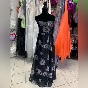 Lulus Medium Black & Gray Floral Strapless Prom Formal Evening Gown Dress NWT